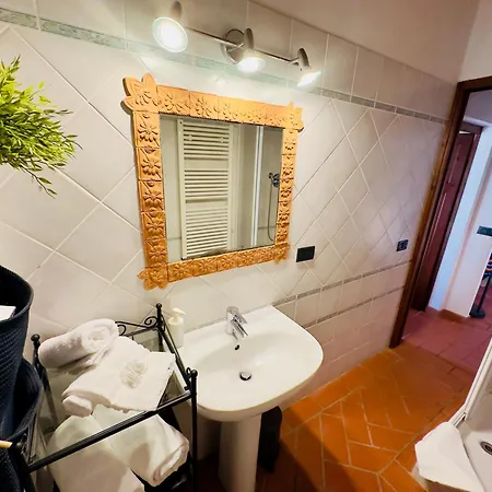 Casina Del Fabbro Vista Mare E Colline Toscane 아파트 *